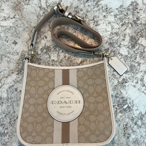 Dempsey File Bag In Signature Jacquard With Stripe And Coach Patch-IM Gold/Chalk